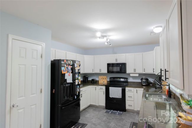 1518 Glenbar Ct, House other with 3 bedrooms, 3 bathrooms and null parking in Clover SC | Image 6
