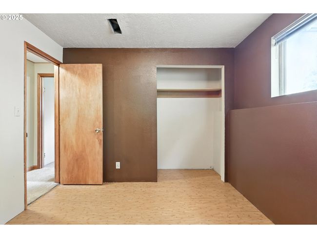 1425 Se 9 Th St, House other with 6 bedrooms, 3 bathrooms and null parking in Gresham OR | Image 31