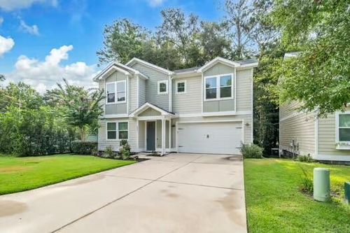 527 Maple Ave, Niceville, FL, 32578-3336 | Card Image