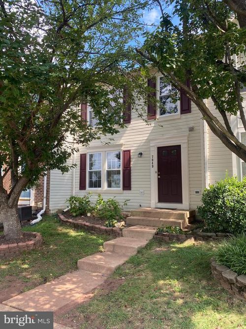 7049 Rogue Forest Ln, GAINESVILLE, VA, 20155-1665 | Card Image