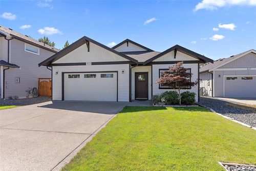 933 Blakeon Pl, Victoria, BC, V9C0R3 | Card Image