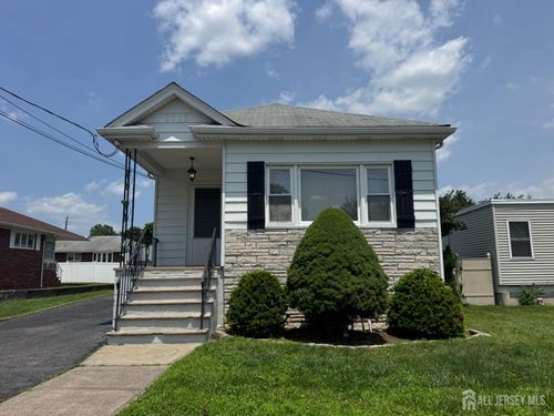 11 1st St, Port Reading, NJ, 07064-1502 | Card Image