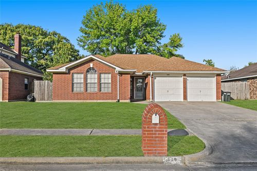 326 Breeze Park Dr, Houston, TX, 77015-2108 | Card Image