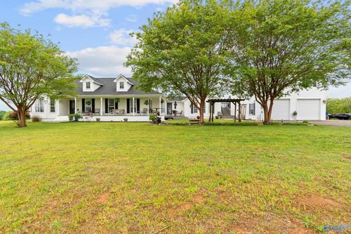 800 Horseshoe Bend Rd, Scottsboro, AL, 35769-8935 | Card Image