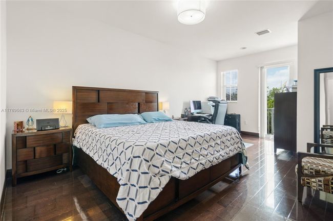 7514 Nw 108 Th Path, Townhouse with 3 bedrooms, 3 bathrooms and null parking in Doral FL | Image 32