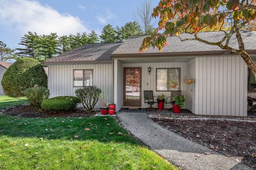 7-7 Essex Green Court, Merrimack, NH, 03054 | Card Image