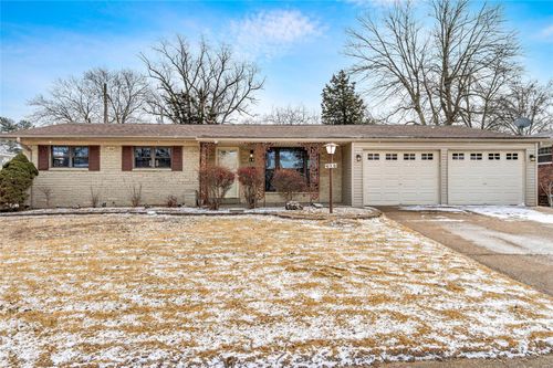 10 Hammes Dr, Florissant, MO, 63031-4113 | Card Image