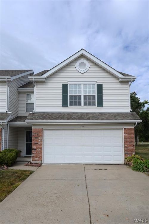 217 Homeshire Cir, Wentzville, MO, 63385-4866 | Card Image