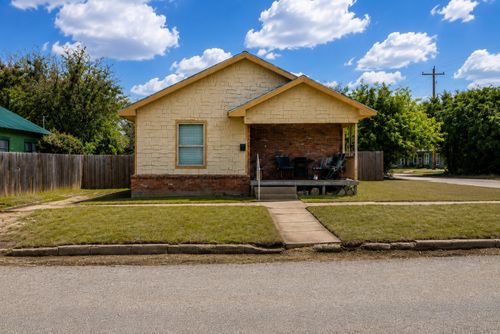 309 W 10th St, Cisco, TX, 76437-3419 | Card Image