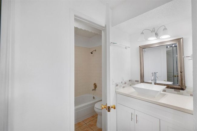 APT-808 - 12660 Ashford Point Dr, Townhouse with 2 bedrooms, 2 bathrooms and null parking in Houston TX | Image 12