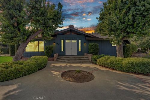 798 N Pepper St, Woodlake, CA, 93286-1017 | Card Image