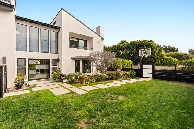 314 S Nardo Ave, House other with 5 bedrooms, 5 bathrooms and 5 parking in Solana Beach CA | Image 14
