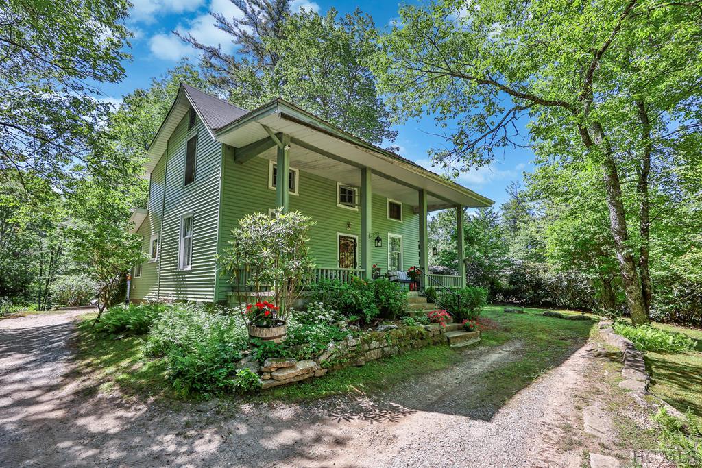 5th St, Highlands, NC 28741
