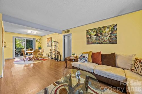 g-2638 Park Rd, Charlotte, NC, 28209-1396 | Card Image