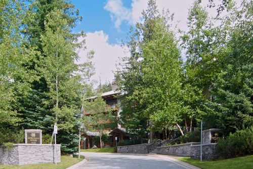 303g2-4653 Blackcomb Way, Whistler, BC, V8E0Y9 | Card Image