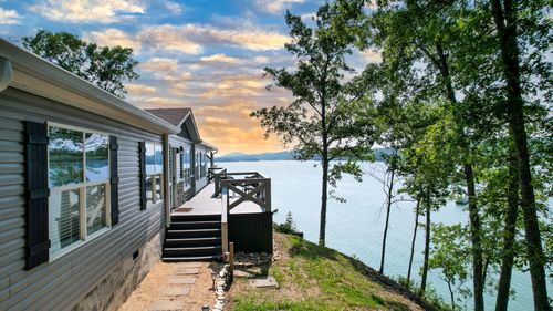 2023 Paradise Hills Rd, Dandridge, TN, 37725-7004 | Card Image