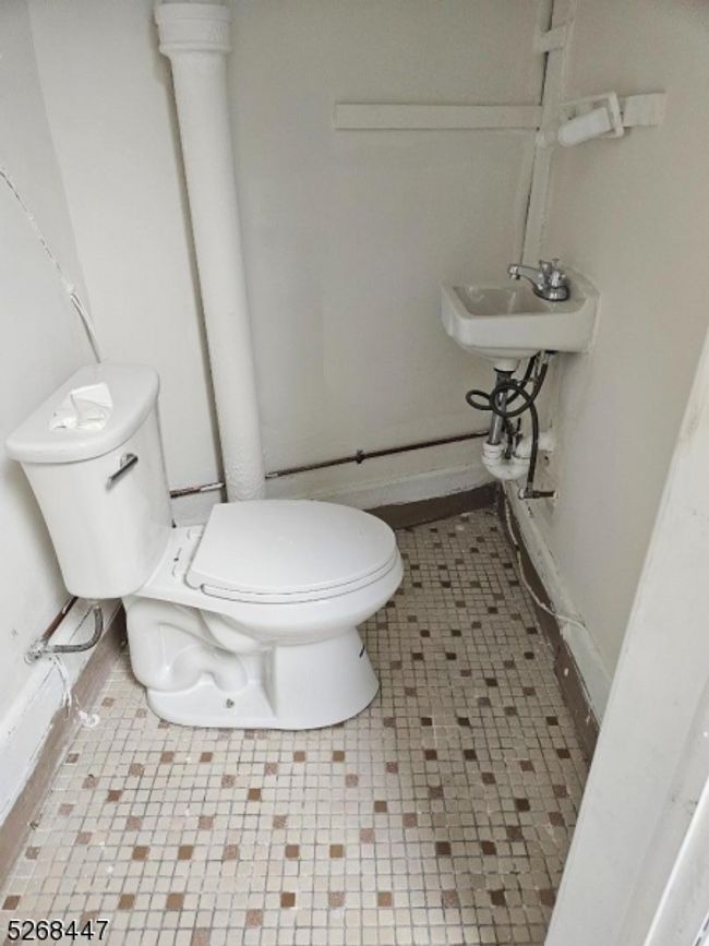 1032 Broad St, Home with 0 bedrooms, 0 bathrooms and null parking in Bloomfield NJ | Image 4