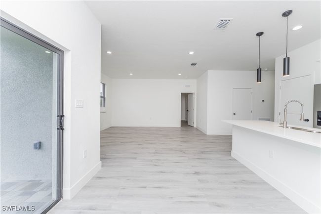 8304 Lena Ct, House other with 3 bedrooms, 2 bathrooms and null parking in LABELLE FL | Image 7