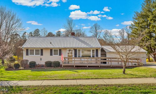 407 N Ninth St, Mebane, NC, 27302-2215 | Card Image