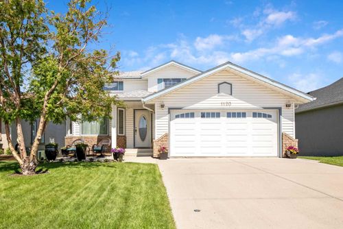 1120 High Country Dr Nw, High River, AB, T1V1E2 | Card Image