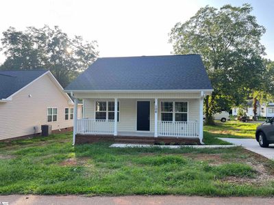 106 Fuller Street, House other with 3 bedrooms, 2 bathrooms and null parking in Greer SC | Image 2