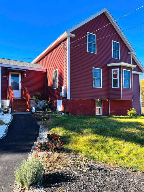 357 Main St, Somersworth, NH, 03878-2122 | Card Image