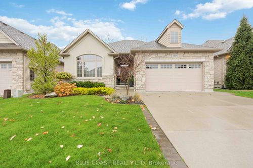 1078 Mike Weir Dr, Bright's Grove, ON, N0N1C0 | Card Image
