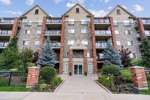 104-39 Ferndale Dr S, Barrie, ON, L4N5T5 | Card Image