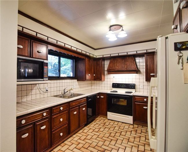3765 State Route 257, House other with 3 bedrooms, 2 bathrooms and null parking in Seneca PA | Image 10