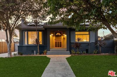 10th Avenue, House other with 3 bedrooms, 1 bathrooms and 5 parking in Los Angeles CA | Image 2