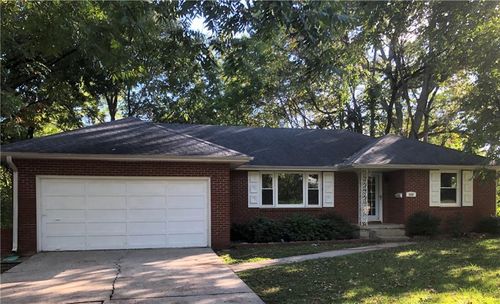 600 Christopher St, Warrensburg, MO, 64093-2417 | Card Image