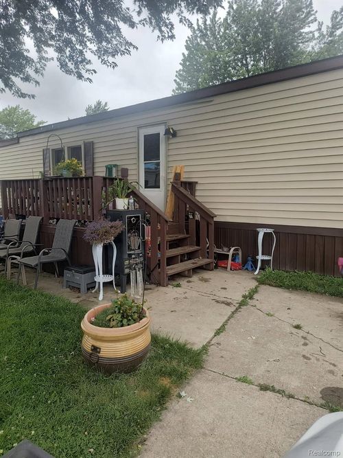 40665 Drury Rd, Sterling Heights, MI, 48310-2034 | Card Image