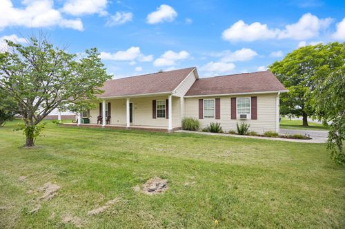 389 Park Ln, Science Hill, KY, 42553-9447 | Card Image