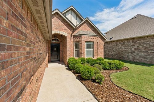 5613 St James Place, Oklahoma City, OK, 73179 | Card Image