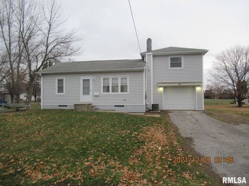 304 S Elm St, Stanwood, IA, 52337-9645 | Card Image