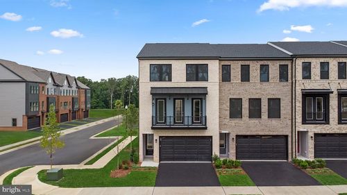 tyce-24-f2-2 Picasso Square, ASHBURN, VA, 20148 | Card Image
