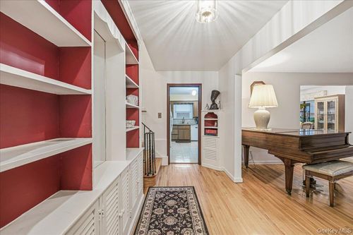 816 Pepperidge Rd, Westbury, NY, 11590-1446 | Card Image