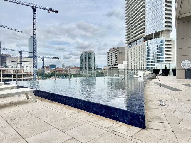Surrounding community with a city view | Image 30