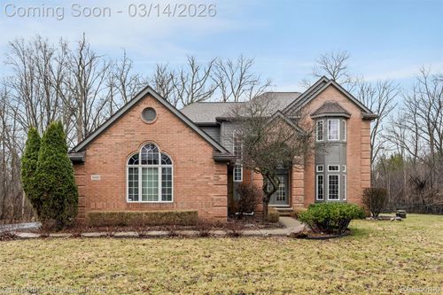 30485 Helmandale Dr, Franklin, MI, 48025-1528 | Card Image