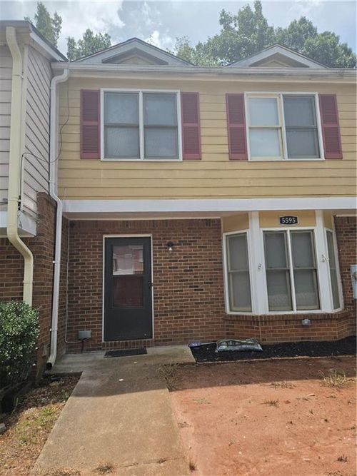 5595 Wells Cir, Stone Mountain, GA, 30087-5258 | Card Image