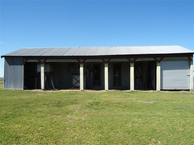 1931 Bruno Rd, Home with 4 bedrooms, 3 bathrooms and null parking in Schulenburg TX | Image 17