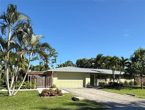 702 E Valley Dr, BONITA SPRINGS, FL, 34134-7433 | Card Image