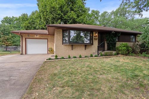 5725 Northport Dr, Brooklyn Center, MN, 55429-3018 | Card Image