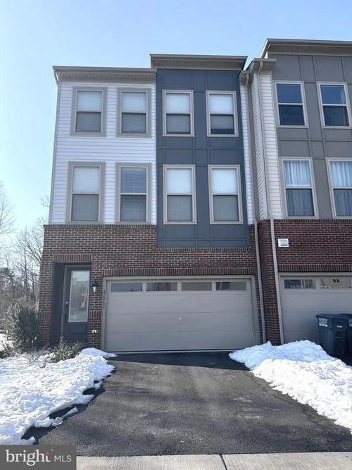 42462 Dogwood Glen Sq, STERLING, VA, 20166-2724 | Card Image