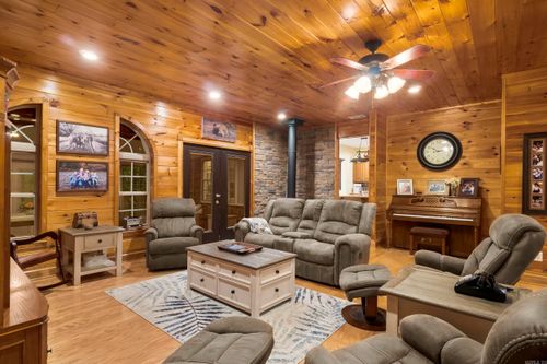 1052 Gravel Hill Rd, Romance, AR, 72136-7094 | Card Image