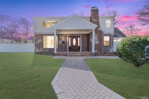 820 Southern Pkwy, Uniondale, NY, 11553-3441 | Card Image