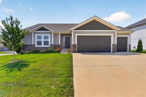 2339 Ne Skopelos, Blue Springs, MO, 64029-7729 | Card Image