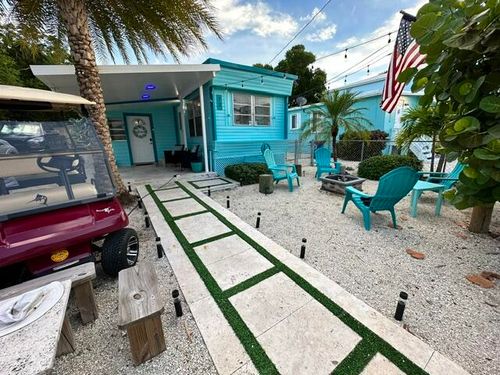 72 Avenue C, Key Largo, FL, 33037-2621 | Card Image