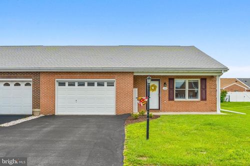 143 Buttercup Dr, HAGERSTOWN, MD, 21740-3011 | Card Image