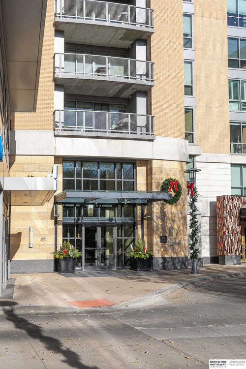 apt-4209-200 S 31st Ave, Omaha, NE, 68131-1407 | Card Image